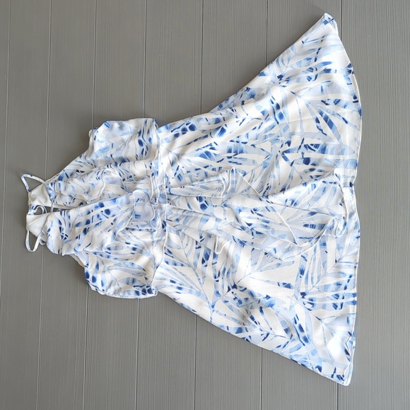 BCBG Maxazria Women's Blue/White Floral Print Halter A-Line Dress Size Small - Picture 1 of 10